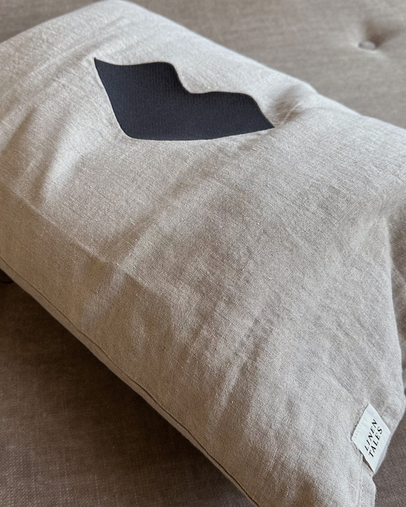 100% linen art cushion - bisous, natural
