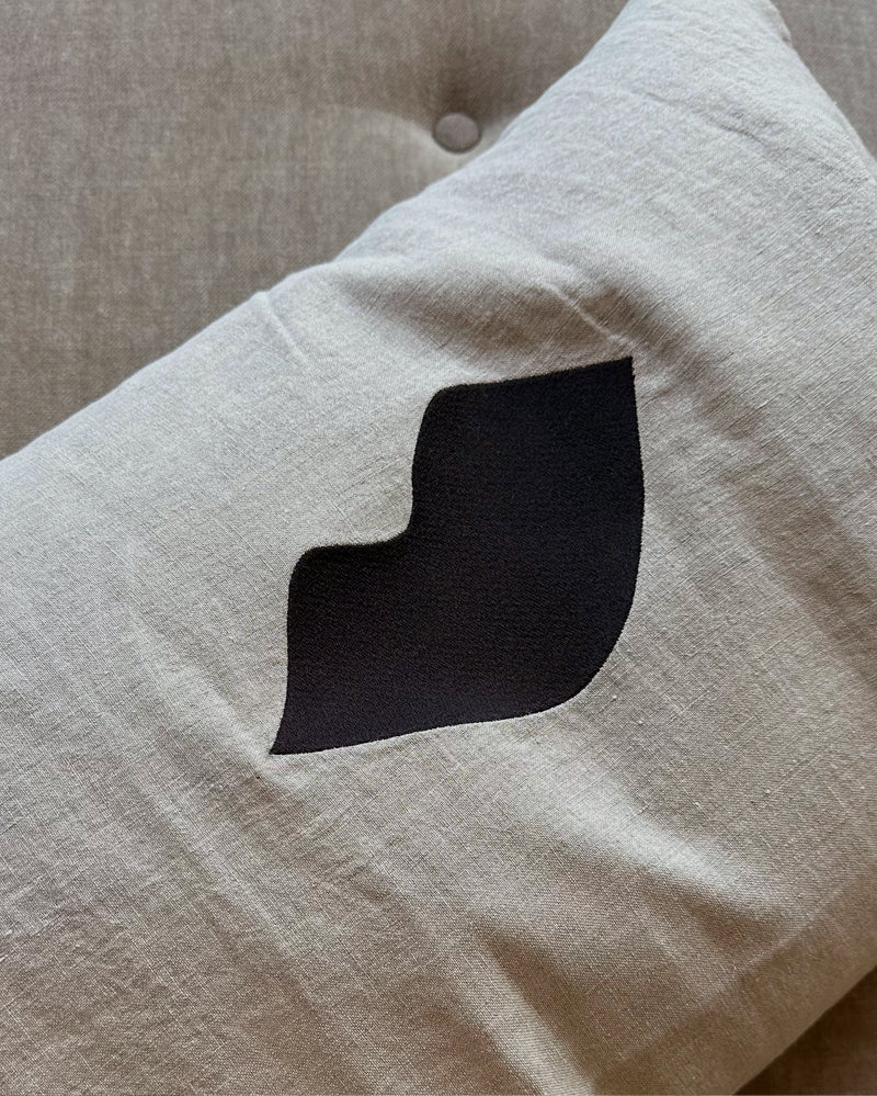 100% linen art cushion - bisous, natural