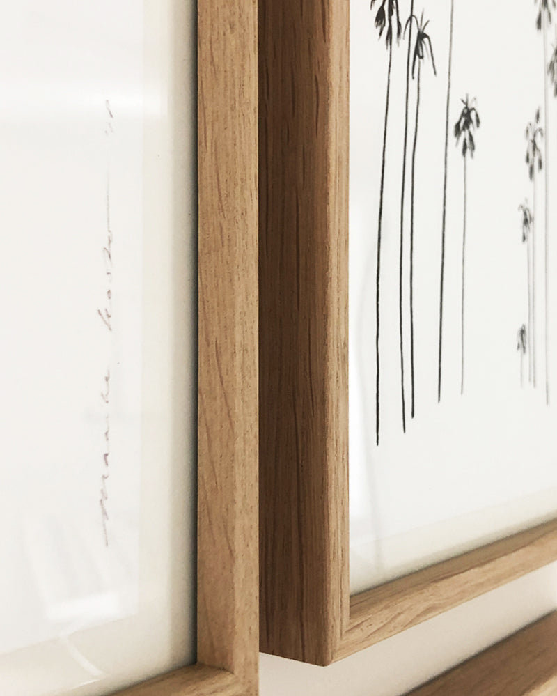 ALUMINIUM FRAME WITH OAK FINISH